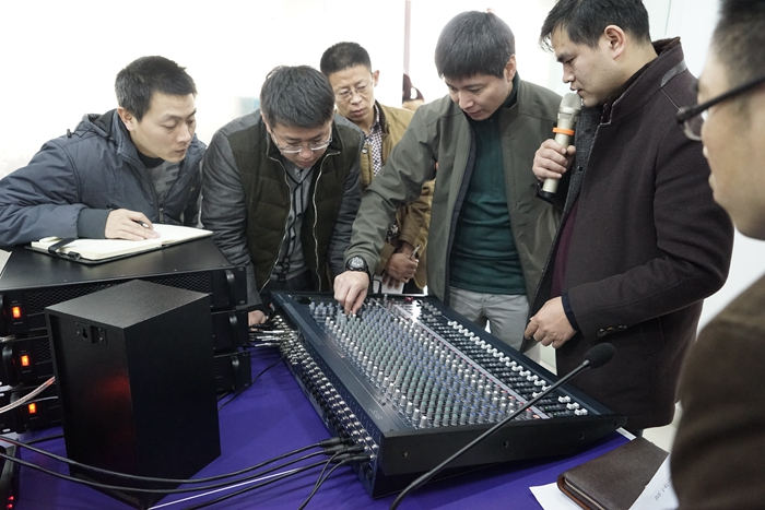 1532489004796561.jpg 無紙化會議軟件_多媒體智能會議系統方案