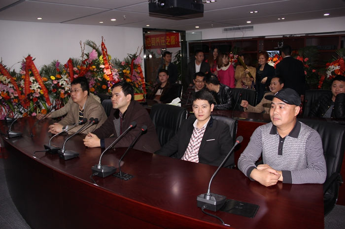 1532489886409318.jpg 無紙化會議軟件_多媒體智能會議系統方案